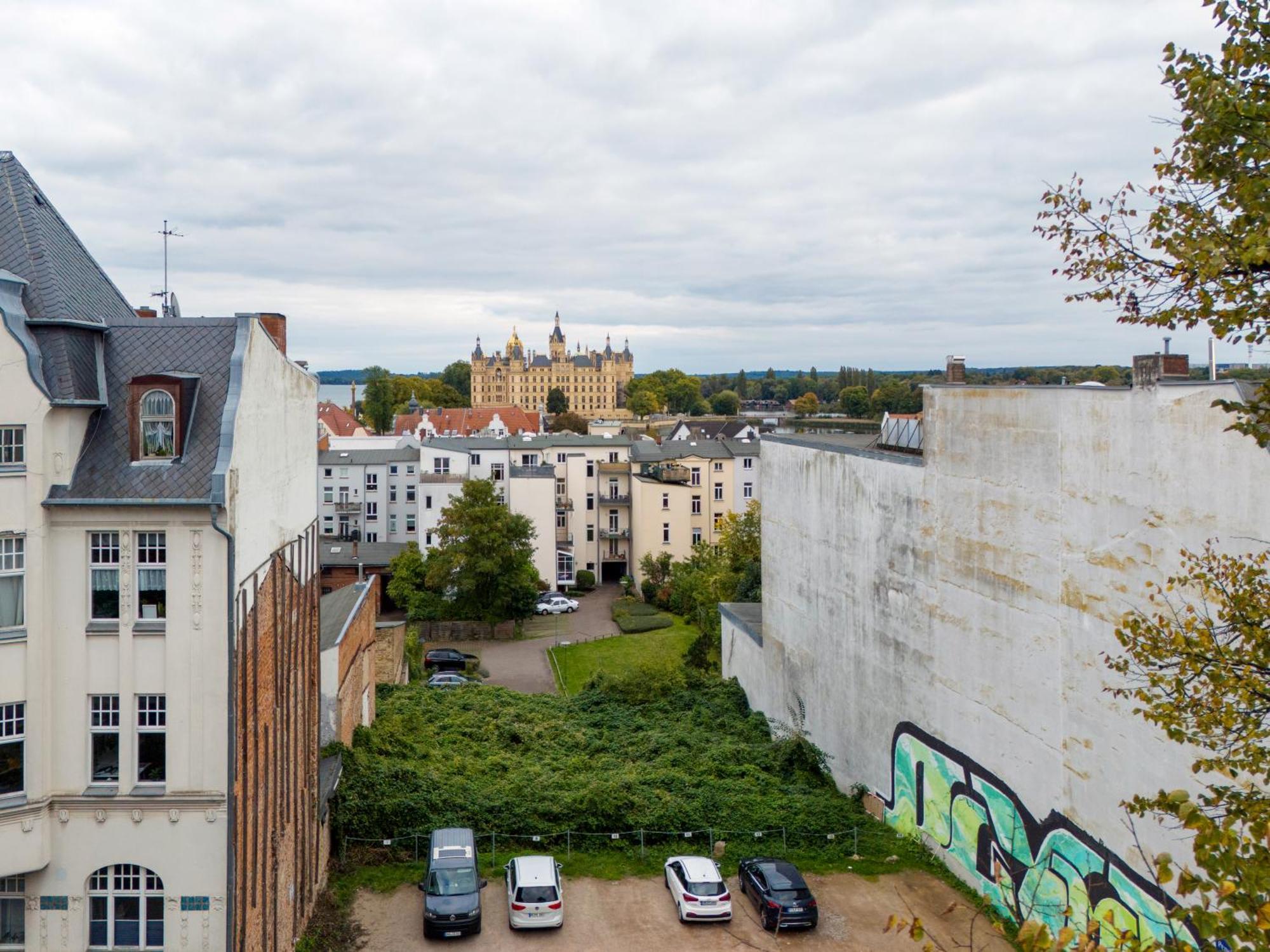 Schlosskoenig - Modernes & Zentrales Apartment Mit Balkon Und Arbeitsplatz Schwerin  Eksteriør billede